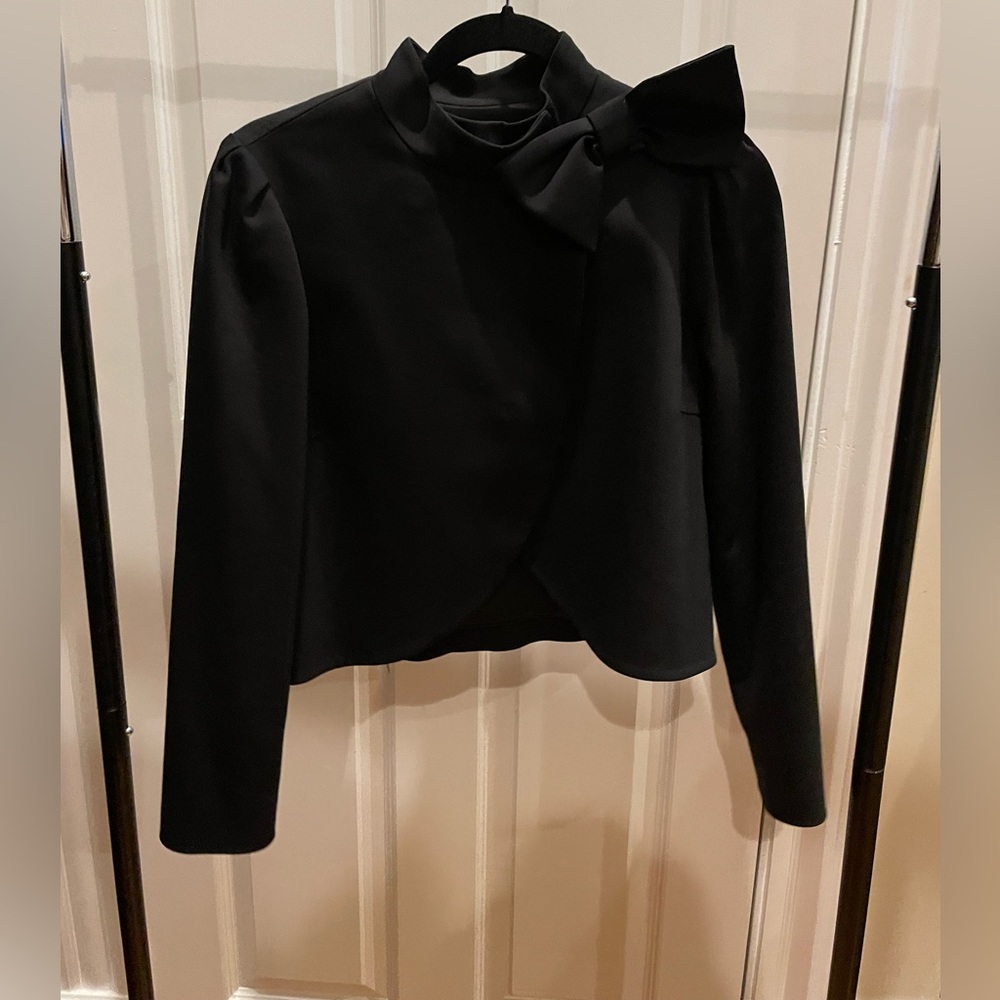 Blazer/top with bow. Rarely wore. Perfect for any occasion.